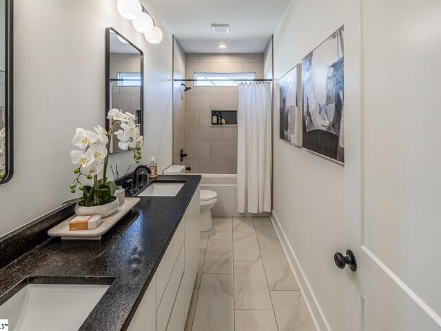 Photo of 3392 Fairview Road