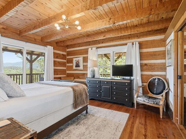 Photo of 723 N Highland Road
