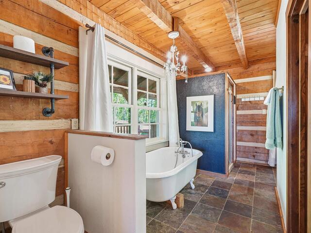 Photo of 723 N Highland Road