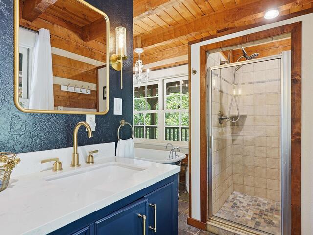 Photo of 723 N Highland Road