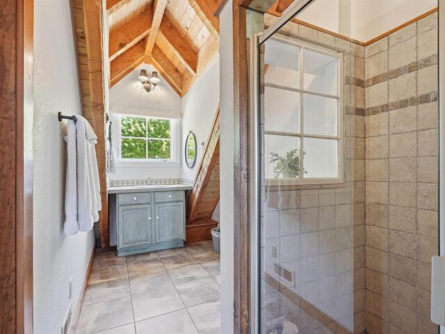 Photo of 723 N Highland Road