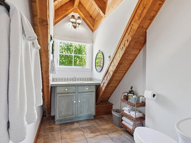 Photo of 723 N Highland Road