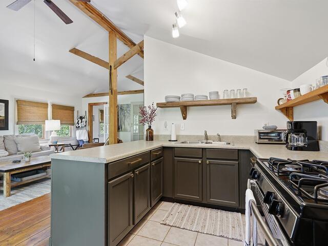 Photo of 723 N Highland Road