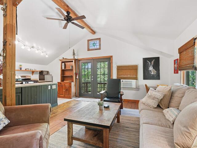 Photo of 723 N Highland Road