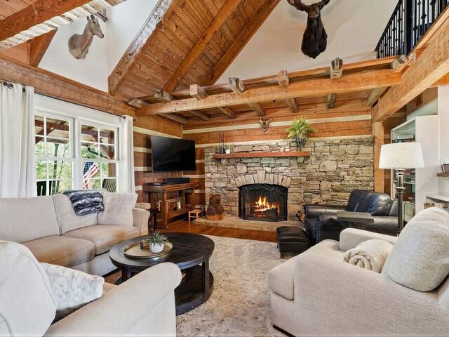 Photo of 723 N Highland Road
