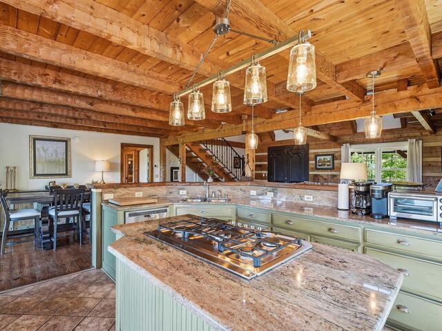 Photo of 723 N Highland Road