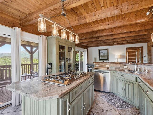 Photo of 723 N Highland Road