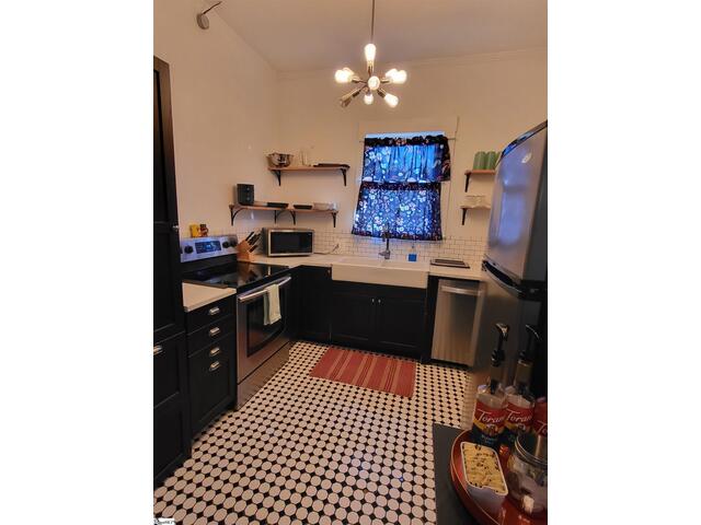 Photo of 210 E Fairview Avenue