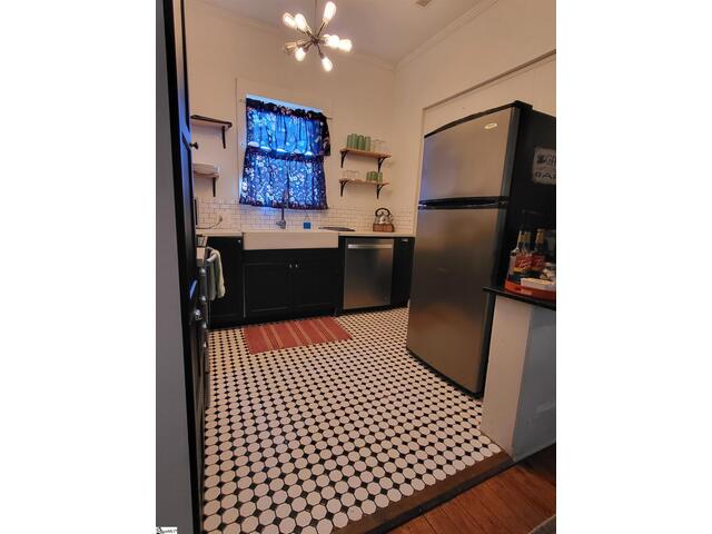 Photo of 210 E Fairview Avenue