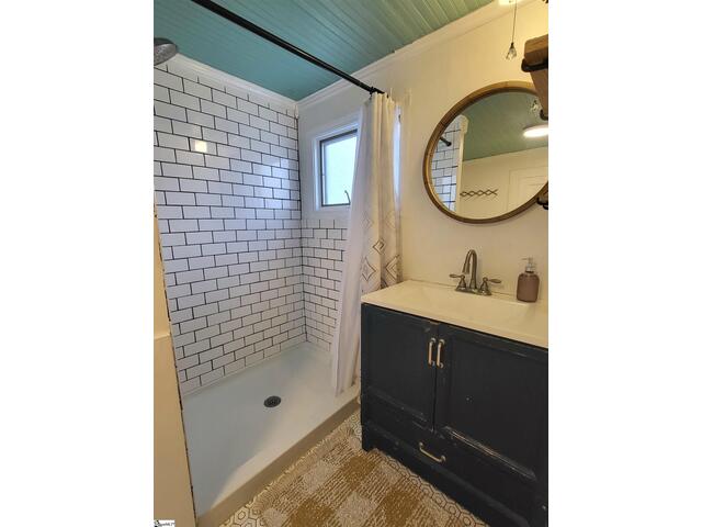 Photo of 210 E Fairview Avenue