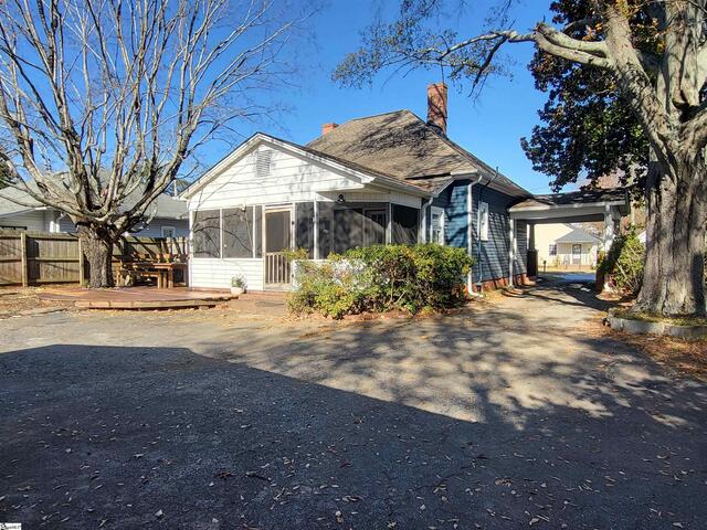 Photo of 210 E Fairview Avenue