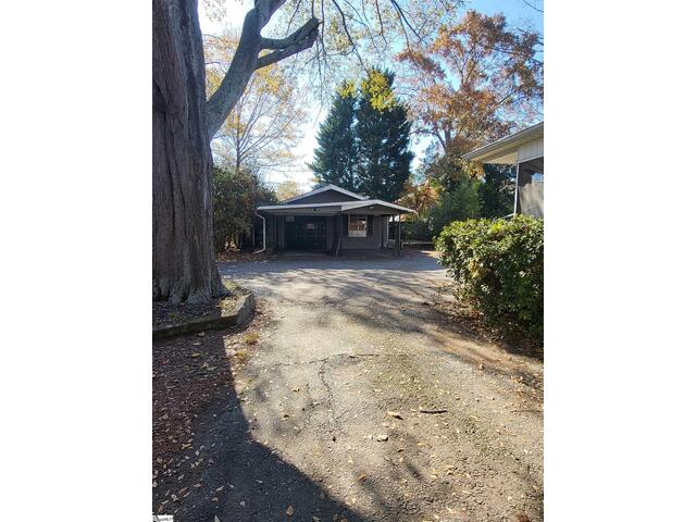 Photo of 210 E Fairview Avenue