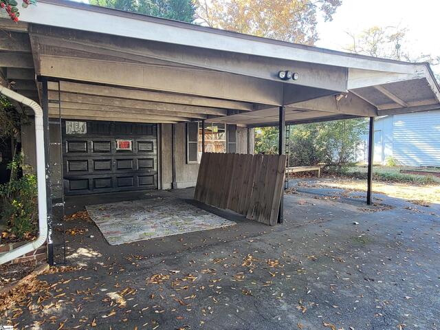 Photo of 210 E Fairview Avenue