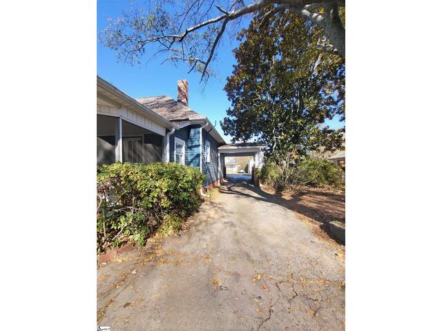 Photo of 210 E Fairview Avenue