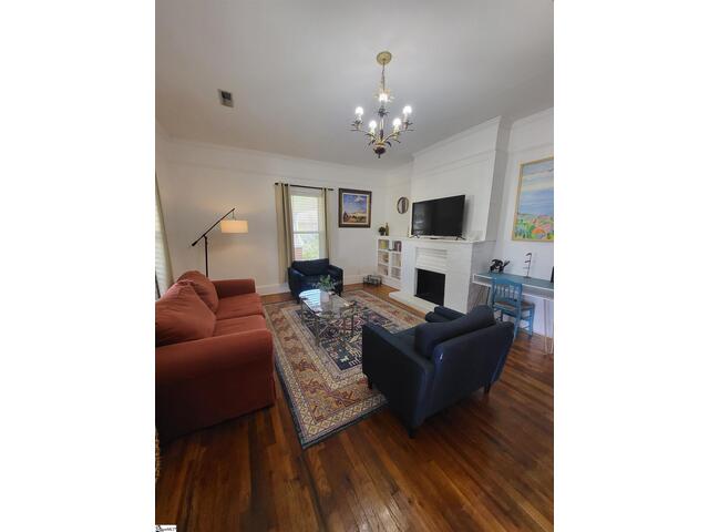 Photo of 210 E Fairview Avenue