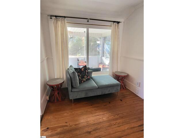 Photo of 210 E Fairview Avenue