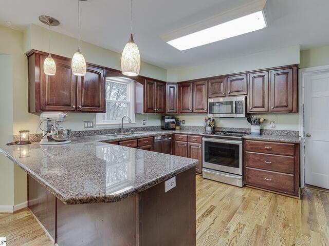 Photo of 206 W Killarney Lake