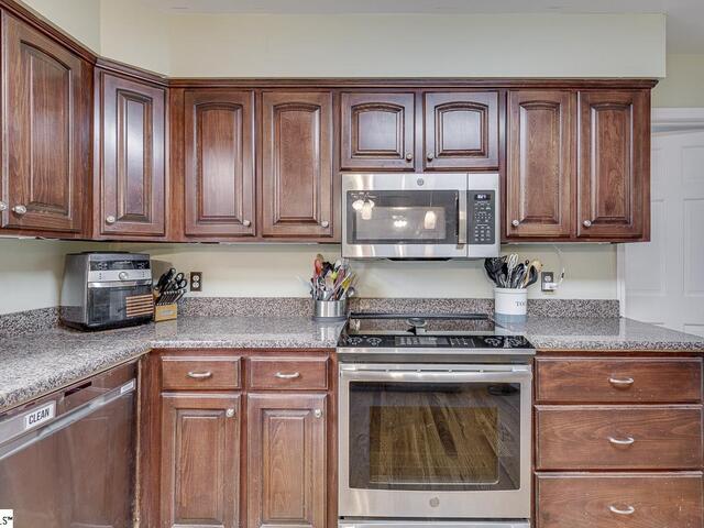 Photo of 206 W Killarney Lake