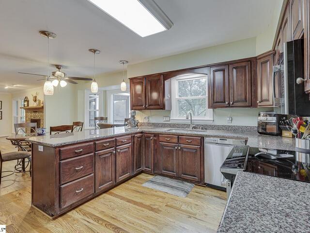 Photo of 206 W Killarney Lake