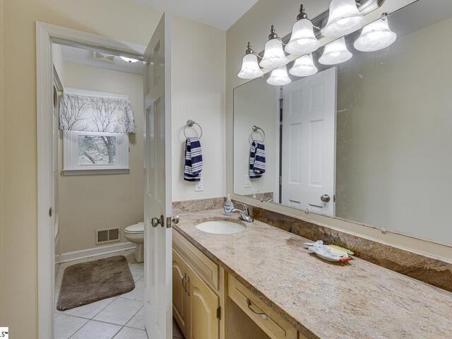 Photo of 206 W Killarney Lake