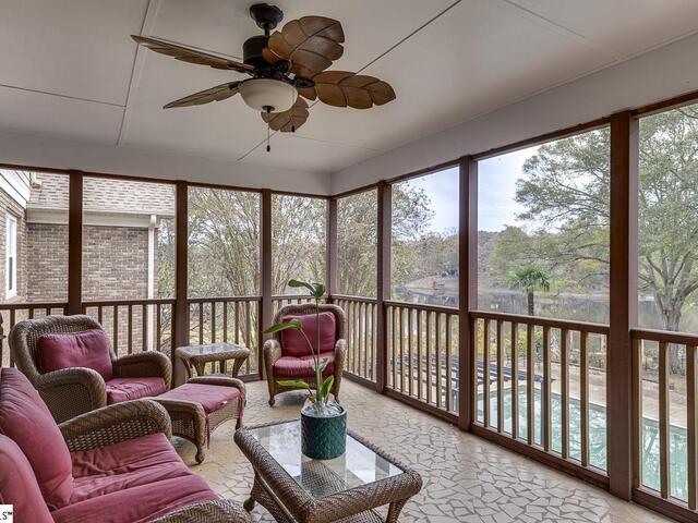 Photo of 206 W Killarney Lake