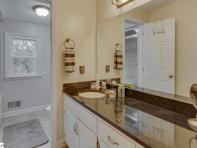 Photo of 206 W Killarney Lake