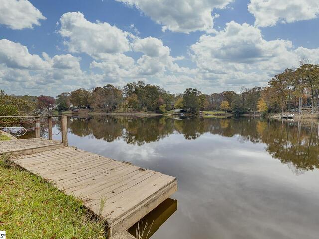 Photo of 206 W Killarney Lake