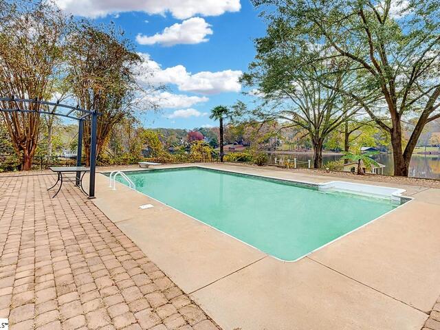 Photo of 206 W Killarney Lake