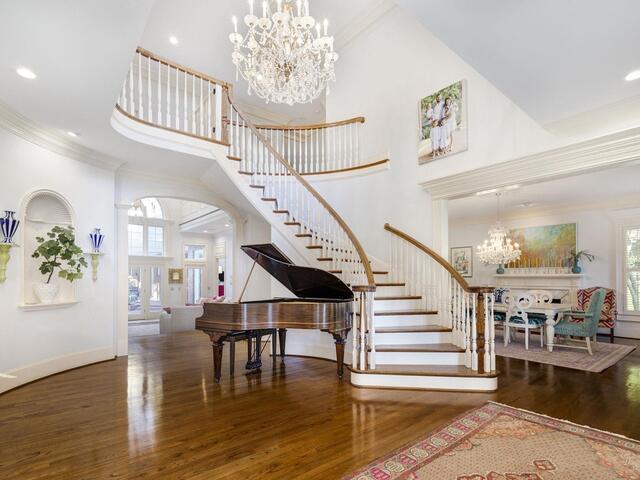 Photo of 118 Tuscany Way