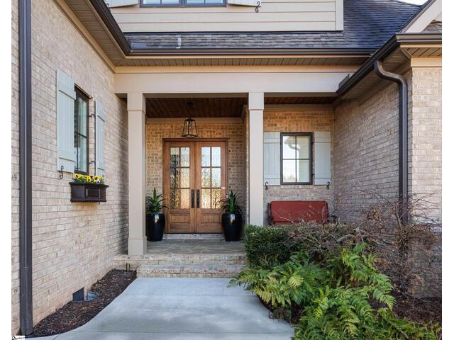 Photo of 310 Tanoak Court