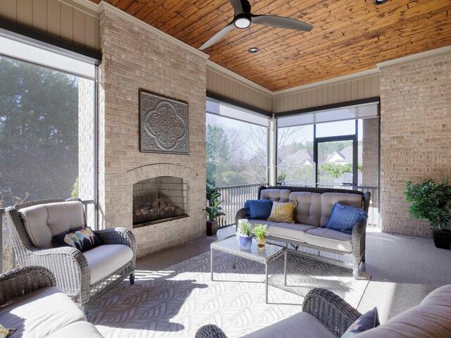 Photo of 310 Tanoak Court