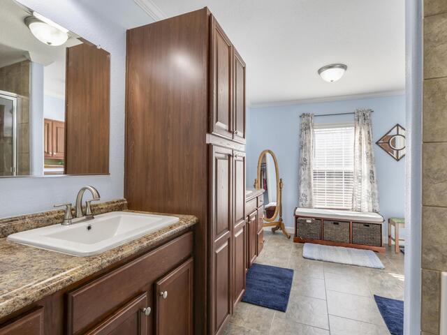 Photo of 332 Brookview Court