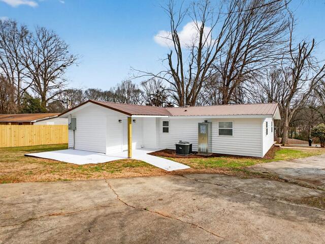 Photo of 414 Hillside Drive