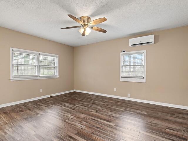 Photo of 471 Chapel Road