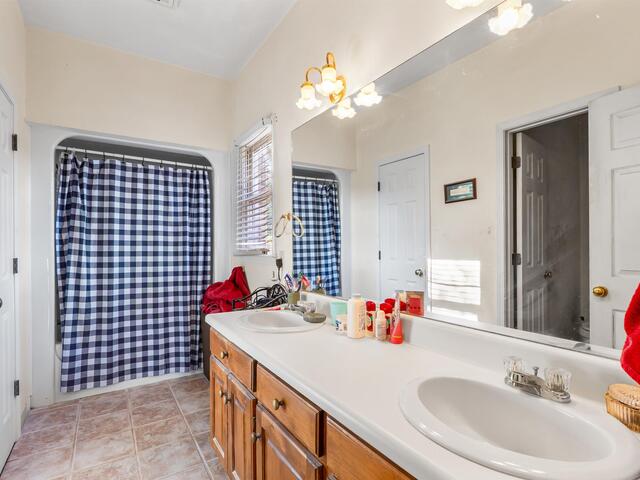 Photo of 210 Graystone Road