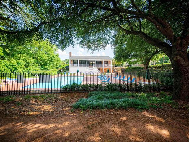 Photo of 925 Cleveland Street