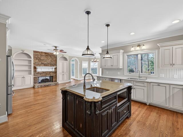 Photo of 42 Bateswood Drive