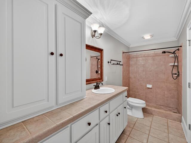 Photo of 42 Bateswood Drive