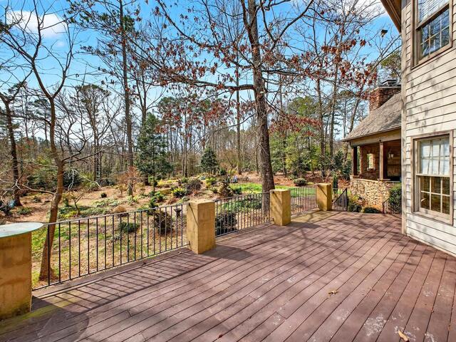 Photo of 42 Bateswood Drive