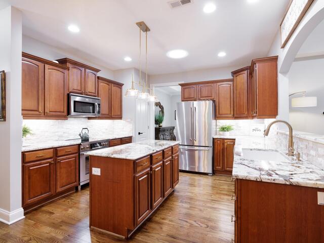 Photo of 531 Woodheights Way