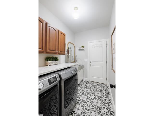 Photo of 531 Woodheights Way