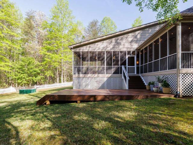 Photo of 531 Woodheights Way