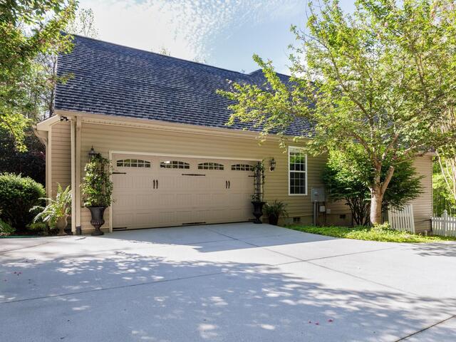 Photo of 531 Woodheights Way