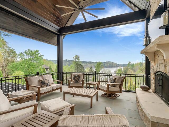 Photo of 222 Long Ridge Road