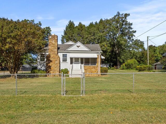 Photo of 401 Rogers Avenue