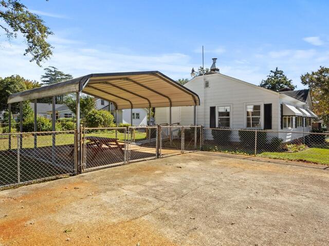 Photo of 401 Rogers Avenue