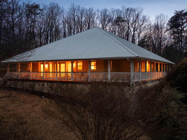 Photo of 4484 Hawkins Road