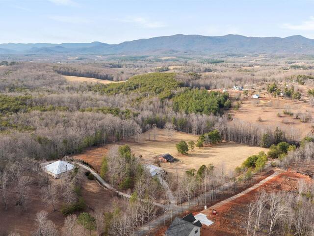 Photo of 4484 Hawkins Road