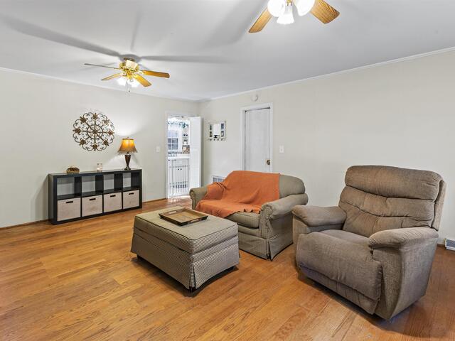 Photo of 605 W Lee Road