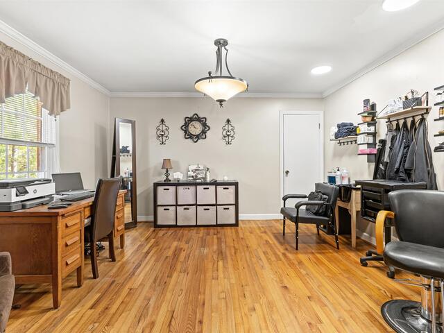 Photo of 605 W Lee Road